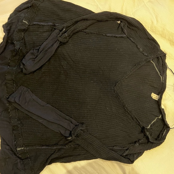 Free people black long sleeve, will throw in urban black long sleeve for free! - Picture 1 of 4